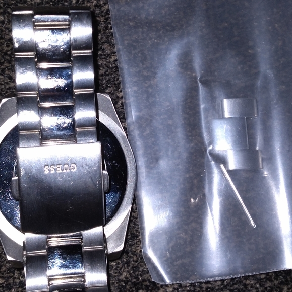 🎉Men's Guess Watch - Picture 4 of 4